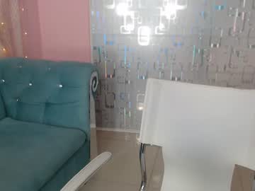 밑에서 올려 박아주는걸 좋아하는 처자 뒤태 좋네