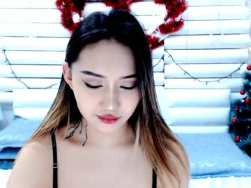 Petite Big Booty Alice March Makes Herself Cum