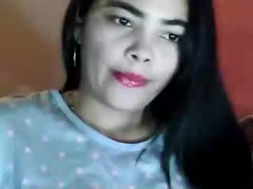 重金众筹-高颜值极品性感绿茶婊嫩模王XX酒店被2男捆绑玩3P,操的淫叫：使劲啊,我憋着难受,操我,喜欢大鸡鸡!